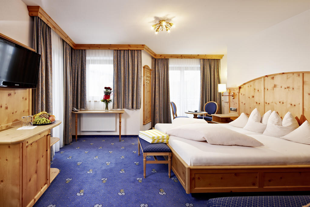 Hotel Jaegerhof 겔로스 객실 사진